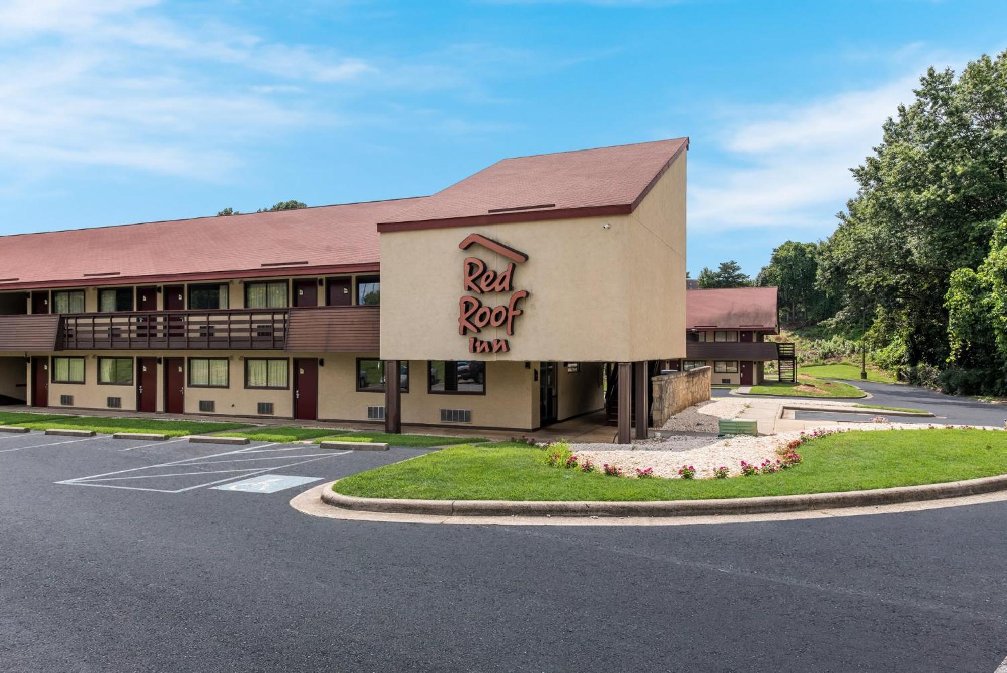 Red Roof Motel